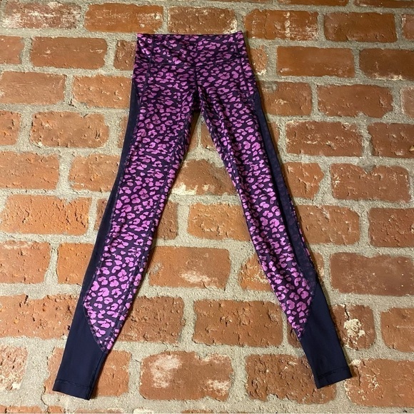 Lululemon Drop it Like it's Hot size 2 leggings purple black mesh - Picture 1 of 11